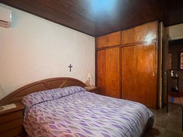Venta casa 5 ambientes Camet Norte con parque