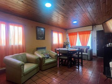 Venta casa 5 ambientes Camet Norte con parque