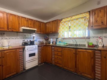 Venta casa 5 ambientes Camet Norte con parque