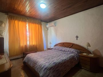 Venta casa 5 ambientes Camet Norte con parque