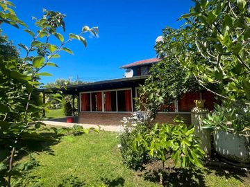 Venta casa 5 ambientes Camet Norte con parque