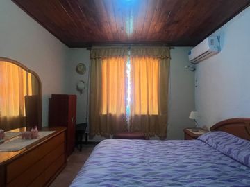 Venta casa 5 ambientes Camet Norte con parque