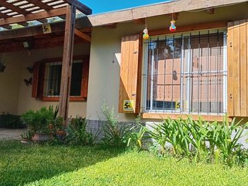 VENTA CASA 3AMB + JARDIN + PARRILLA EN TORTUGUITAS