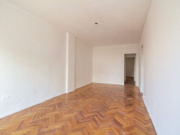 Departamento 2 amb al frente Villa Crespo