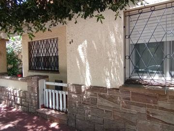 VENTA CASA LOTE PROPIO BECCAR