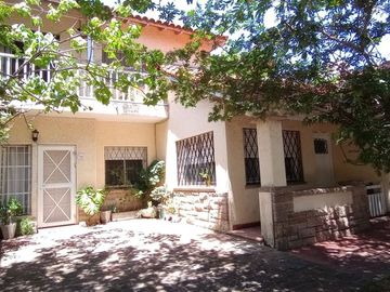 VENTA CASA LOTE PROPIO BECCAR