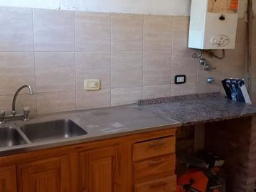 Alberdi y Sgto. Cabral -Casa, Depto y Galpón VENTA
