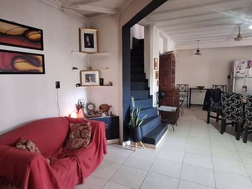 Alberdi y Sgto. Cabral -Casa, Depto y Galpón VENTA
