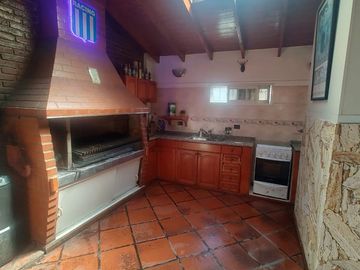 VENTA PH 6 AMB RECICLADO PATIO/QUINCHO SARANDI A.C