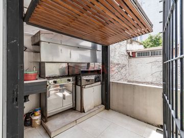 Venta PISO Depto. 4 amb. +depend, balcón y cochera