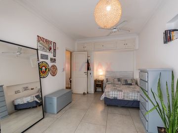 Venta PISO Depto. 4 amb. +depend, balcón y cochera