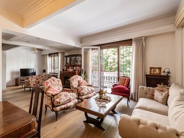 Venta PISO Depto. 4 amb. +depend, balcón y cochera