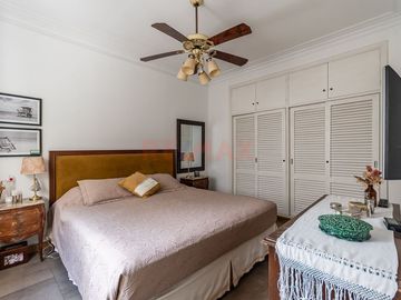 Venta PISO Depto. 4 amb. +depend, balcón y cochera
