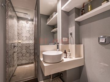 Venta PISO Depto. 4 amb. +depend, balcón y cochera