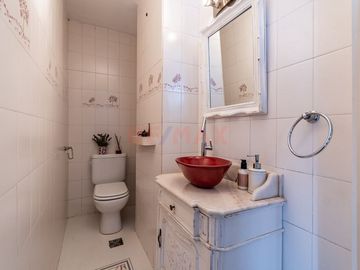 Venta PISO Depto. 4 amb. +depend, balcón y cochera