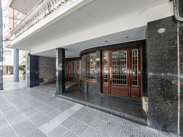 Venta PISO Depto. 4 amb. +depend, balcón y cochera