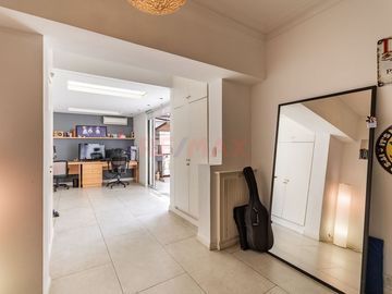Venta PISO Depto. 4 amb. +depend, balcón y cochera