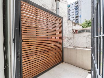 Venta PISO Depto. 4 amb. +depend, balcón y cochera