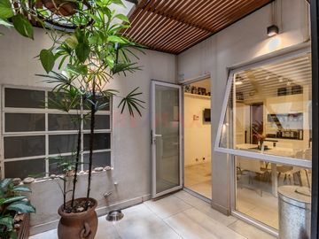 Venta PISO Depto. 4 amb. +depend, balcón y cochera