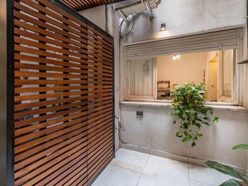 Venta PISO Depto. 4 amb. +depend, balcón y cochera