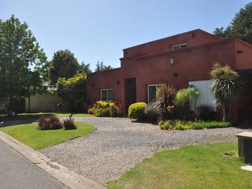 VENTA CASA 5 AMB C/ PILETA - LA HERRADURA - PILAR