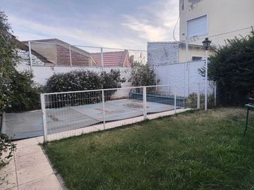 VENTA CASA DE TRES DORMITORIOS, MAS ESTUDIO NQN