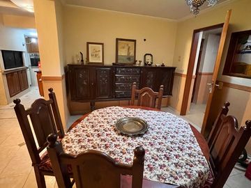 VENTA CASA DE TRES DORMITORIOS, MAS ESTUDIO NQN