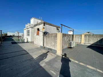 Venta Ph 2 ambientes A metros Av Belgrano