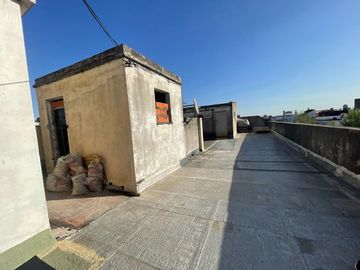 Venta Ph 2 ambientes A metros Av Belgrano