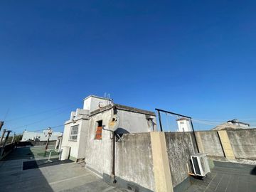 Venta Ph 2 ambientes A metros Av Belgrano