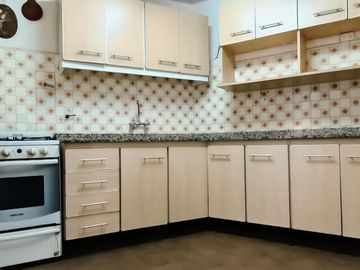 VENTA PH CASA 4 AMB APTO CREDITO GARAGE CASTELAR 