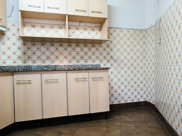 VENTA PH CASA 4 AMB APTO CREDITO GARAGE CASTELAR 