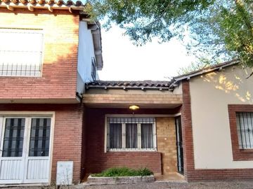 VENTA PH CASA 4 AMB APTO CREDITO GARAGE CASTELAR 