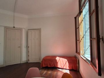 VENTA ÚNICO PH DE ESTILO 2 AMB EN PARQUE PATRICIOS