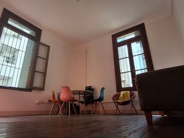 VENTA ÚNICO PH DE ESTILO 2 AMB EN PARQUE PATRICIOS