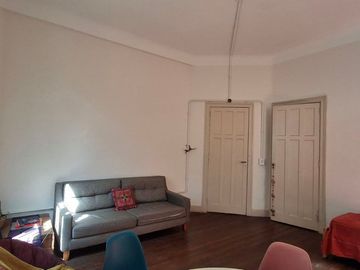 VENTA ÚNICO PH DE ESTILO 2 AMB EN PARQUE PATRICIOS