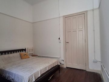 VENTA ÚNICO PH DE ESTILO 2 AMB EN PARQUE PATRICIOS
