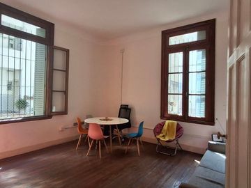 VENTA ÚNICO PH DE ESTILO 2 AMB EN PARQUE PATRICIOS