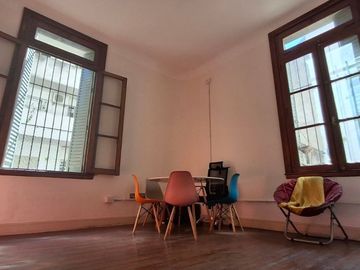 VENTA ÚNICO PH DE ESTILO 2 AMB EN PARQUE PATRICIOS
