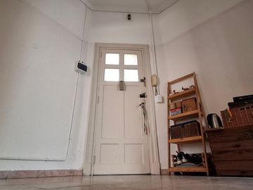 VENTA ÚNICO PH DE ESTILO 2 AMB EN PARQUE PATRICIOS