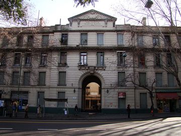 VENTA ÚNICO PH DE ESTILO 2 AMB EN PARQUE PATRICIOS
