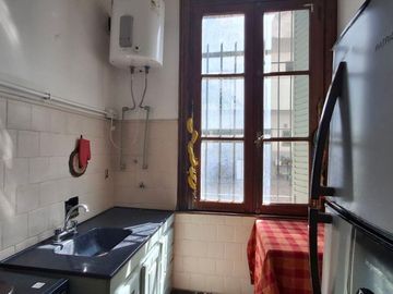 VENTA ÚNICO PH DE ESTILO 2 AMB EN PARQUE PATRICIOS