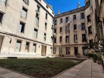 VENTA ÚNICO PH DE ESTILO 2 AMB EN PARQUE PATRICIOS