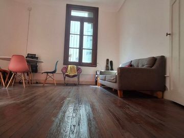 VENTA ÚNICO PH DE ESTILO 2 AMB EN PARQUE PATRICIOS