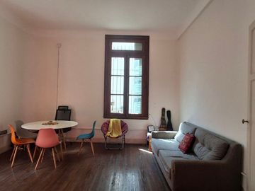 VENTA ÚNICO PH DE ESTILO 2 AMB EN PARQUE PATRICIOS