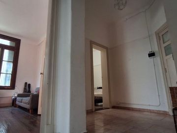 VENTA ÚNICO PH DE ESTILO 2 AMB EN PARQUE PATRICIOS