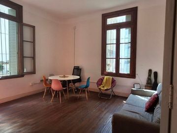 VENTA ÚNICO PH DE ESTILO 2 AMB EN PARQUE PATRICIOS