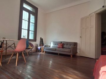 VENTA ÚNICO PH DE ESTILO 2 AMB EN PARQUE PATRICIOS