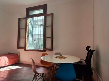 VENTA ÚNICO PH DE ESTILO 2 AMB EN PARQUE PATRICIOS
