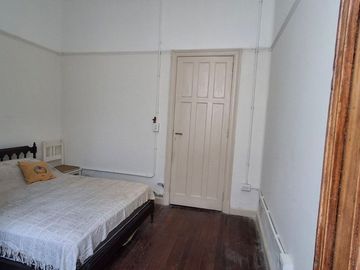 VENTA ÚNICO PH DE ESTILO 2 AMB EN PARQUE PATRICIOS